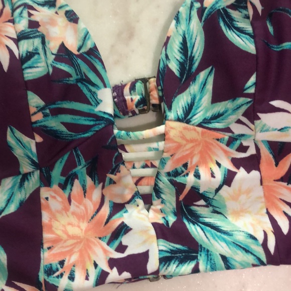 😎 Tori Praver swim - Picture 12 of 12